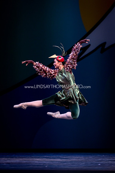 Momotaro_DRESS26_Group2_LT_002087