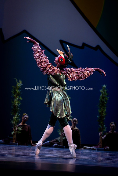 Momotaro_DRESS26_Group2_LT_002085