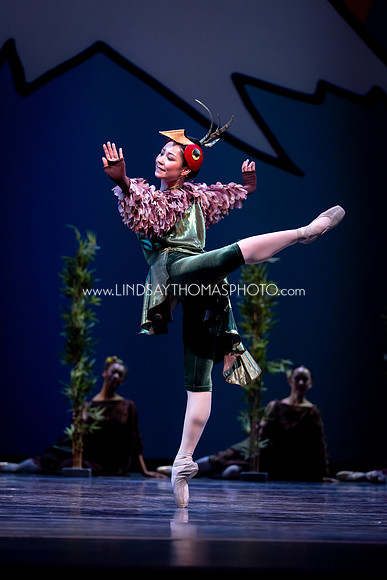 Momotaro_DRESS26_Group2_LT_002086