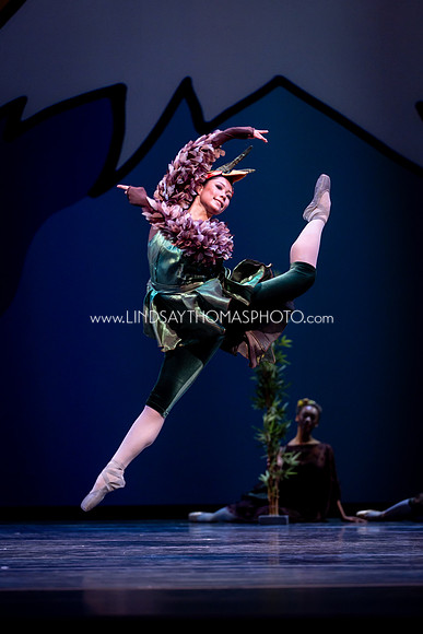 Momotaro_DRESS26_Group2_LT_002088