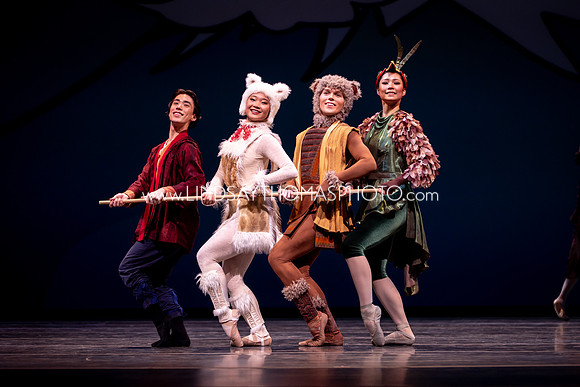 Momotaro_DRESS26_Group2_LT_002093