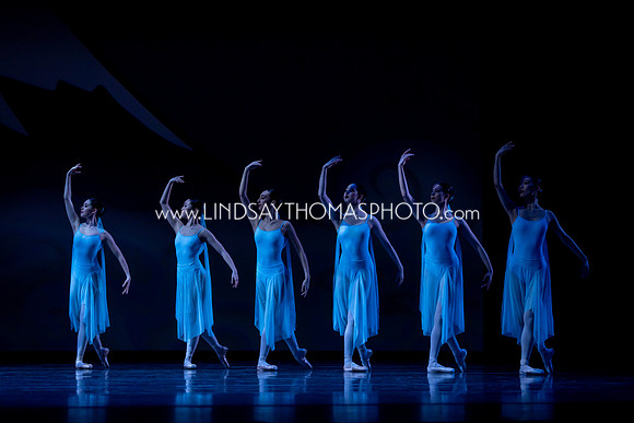 Momotaro_DRESS26_Group2_LT_002095