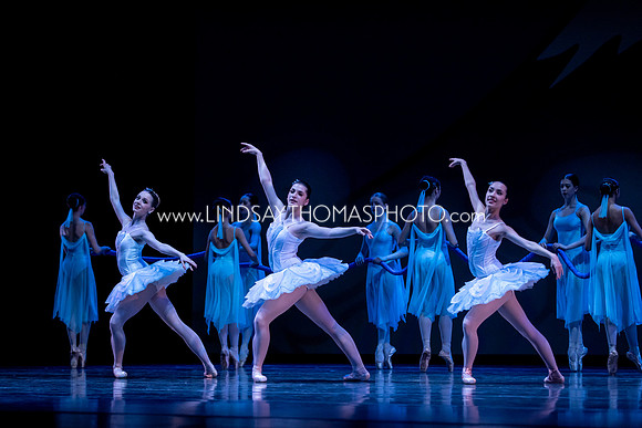 Momotaro_DRESS26_Group2_LT_002098