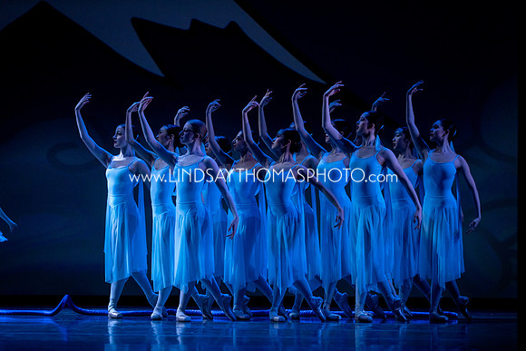 Momotaro_DRESS26_Group2_LT_002102