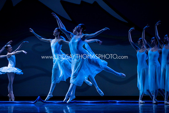 Momotaro_DRESS26_Group2_LT_002104