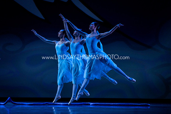 Momotaro_DRESS26_Group2_LT_002105