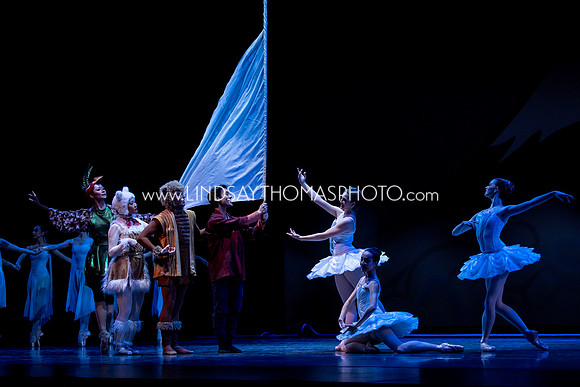 Momotaro_DRESS26_Group2_LT_002108