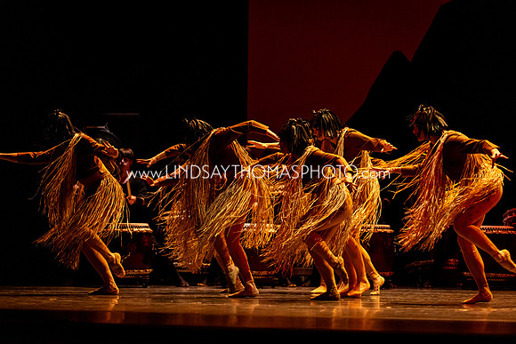 Momotaro_DRESS26_Group2_LT_002113