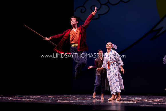 Momotaro_DRESS26_Group2_LT_002122