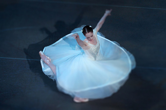 Sarah Ricard Orza | Giselle